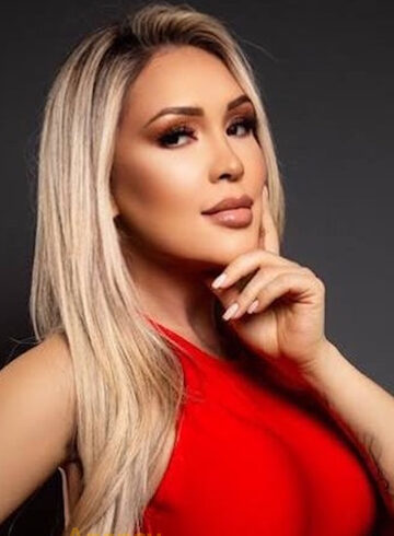 Central London blonde Lewis london escort