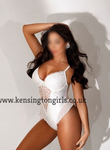 Earls Court pornstar Emine london escort