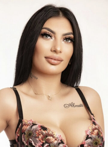 Outcall Only brunette Dulcinea london escort