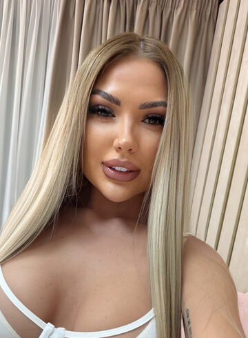 Paddington party-girl Foxy london escort