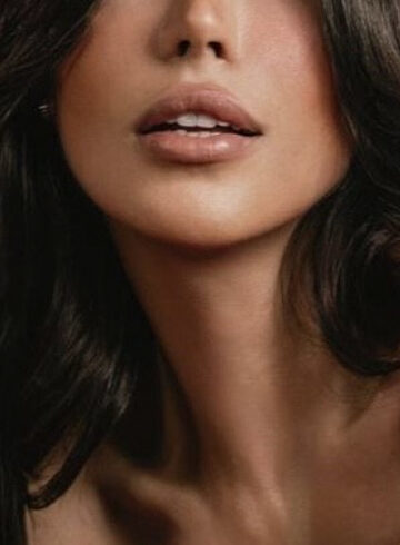 Outcall Only mature Soave london escort