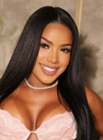 Earls Court brunette Esprit london escort