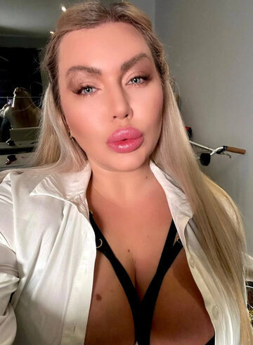 Bayswater party-girl Concetta london escort