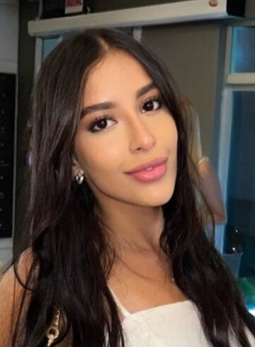 Kensington petite Baldina london escort