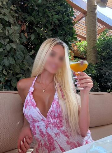 central london blonde Monica london escort