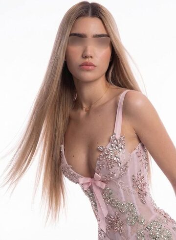 central london blonde Mojo london escort