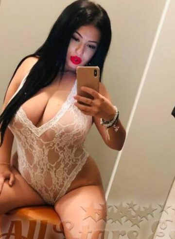 Bayswater brunette April london escort