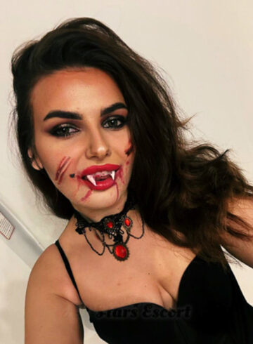 Earls Court party-girl Alessia london escort