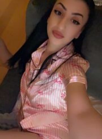 Marble Arch brunette Verona london escort