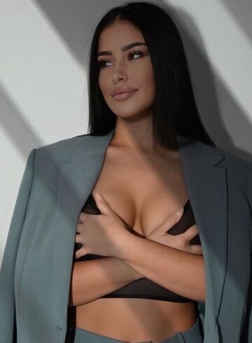 Central London 300-to-400 Aliya london escort