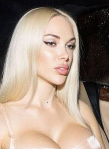 Earls Court blonde Holika london escort