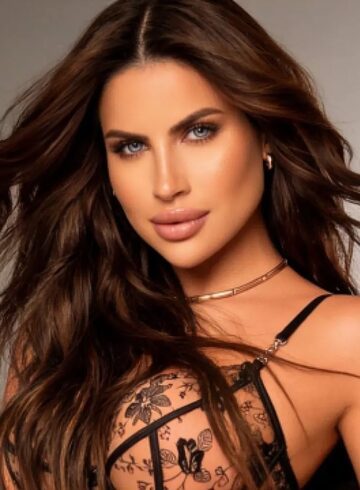 Marble Arch brunette Rose london escort