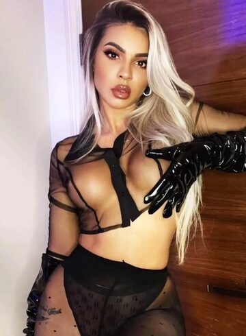 central london blonde Ava london escort