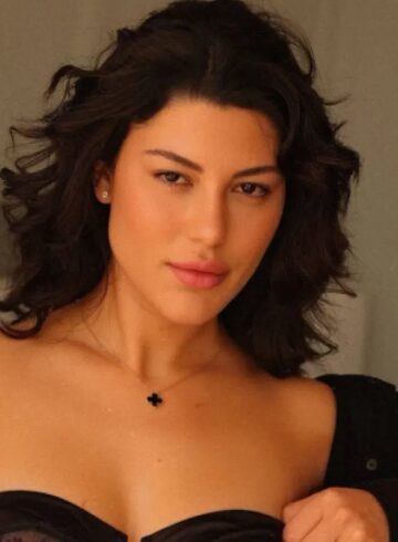 Earls Court brunette Garuda london escort