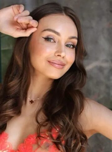 Earls Court 300-to-400 Anora london escort