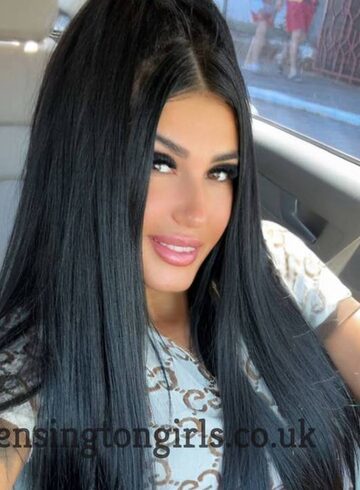 South Kensington brunette Carolina london escort