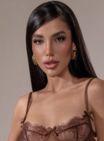 Kensington brunette Vega london escort