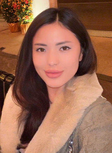 Earls Court party-girl Senim london escort