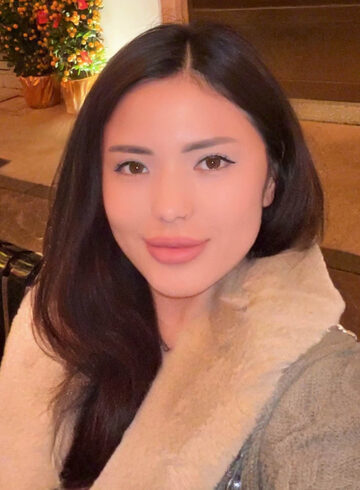 Earls Court brunette Senim london escort