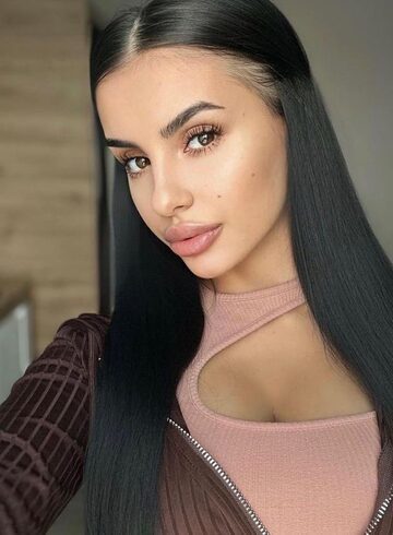 Kensington party-girl Venus london escort