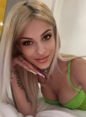 Mayfair blonde Salene london escort